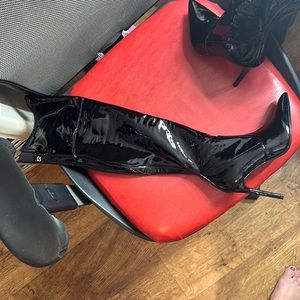 Brand New- NEVER worn- size 5.5 Guess thigh high boots